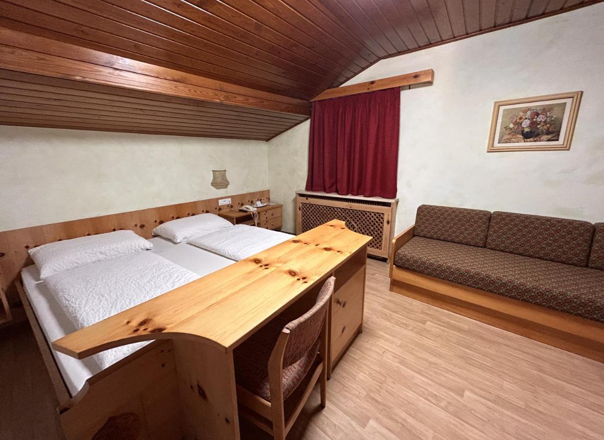 Hotel Roter Adler Caldaro Exteriér fotografie